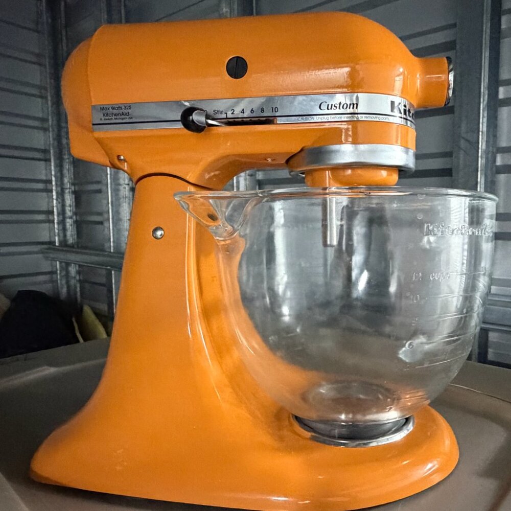 Artisan KitchenAid 5-qt 325W Tilt Head Stand Mixer with glass Bowl Tangerine